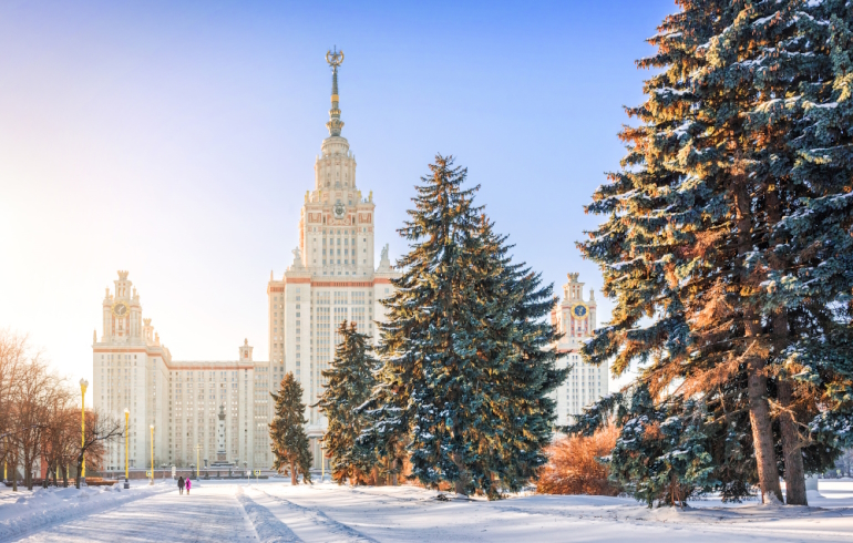 ГЗ МГУ морозным зимним днём ГЗ МГУ морозным зимним днём